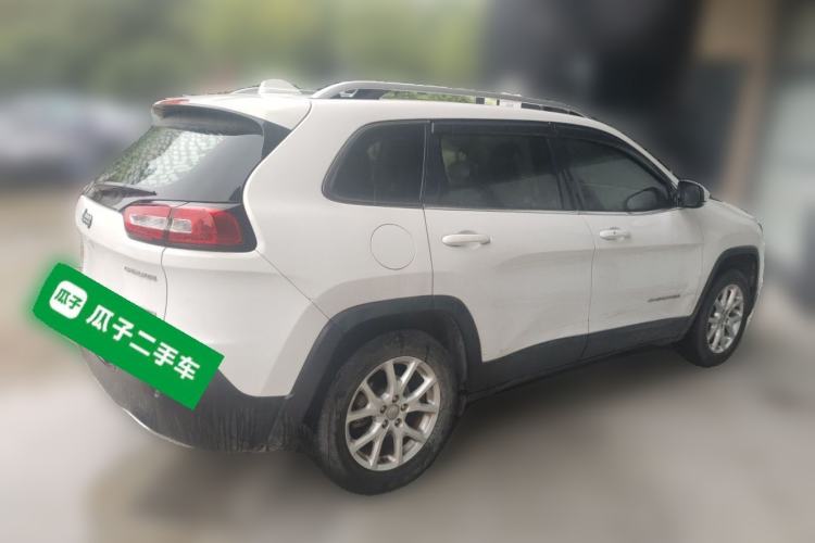 Used Jeep Cherokee 2017 2.4L Leading Smart Edition Rear Right 45 Deg