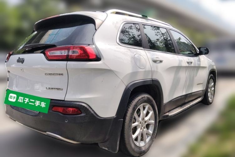 Used Jeep Cherokee 2017 2.0L Superior Edition Rear Right 45 Deg