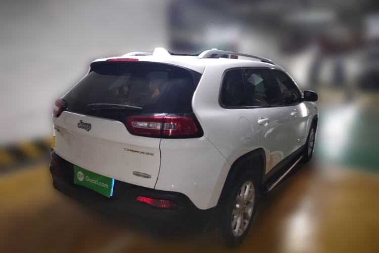 Used Jeep Cherokee 2017 2.4L Leading Edition Rear Right 45 Deg