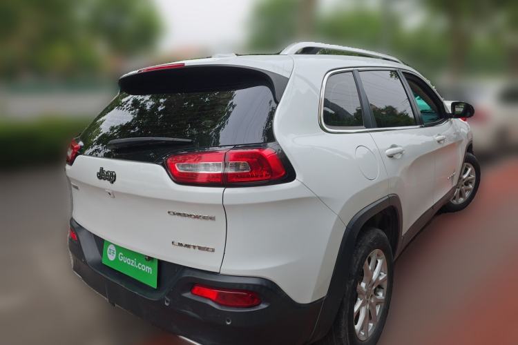 Used Jeep Cherokee 2017 2.0L Superior Edition Rear Right 45 Deg