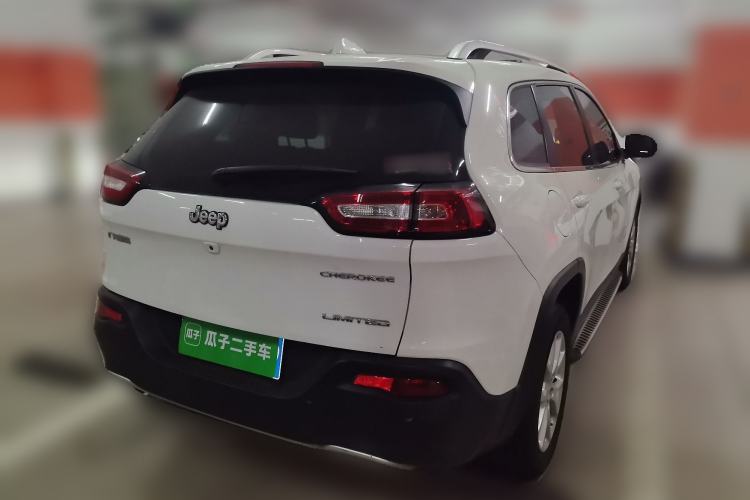 Used Jeep Cherokee 2017 2.0L Superior Edition Rear Right 45 Deg