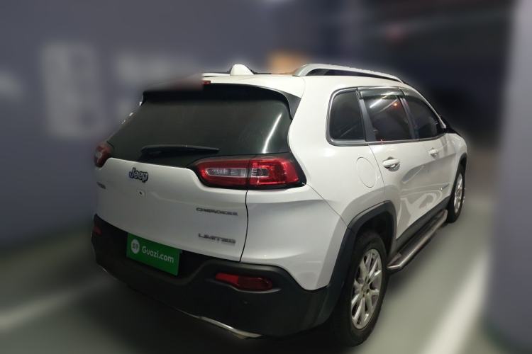 Used Jeep Cherokee 2017 2.4L Leading Edition Rear Right 45 Deg