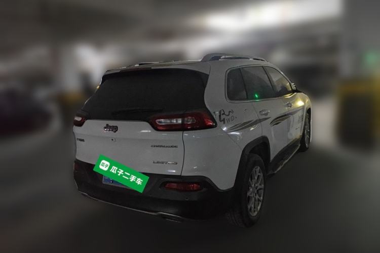Used Jeep Cherokee 2017 2.4L Leading Edition Rear Right 45 Deg
