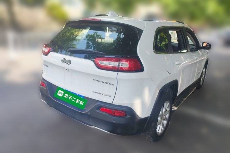 Used Jeep Cherokee 2017 2.0L Superior Edition Rear Right 45 Deg