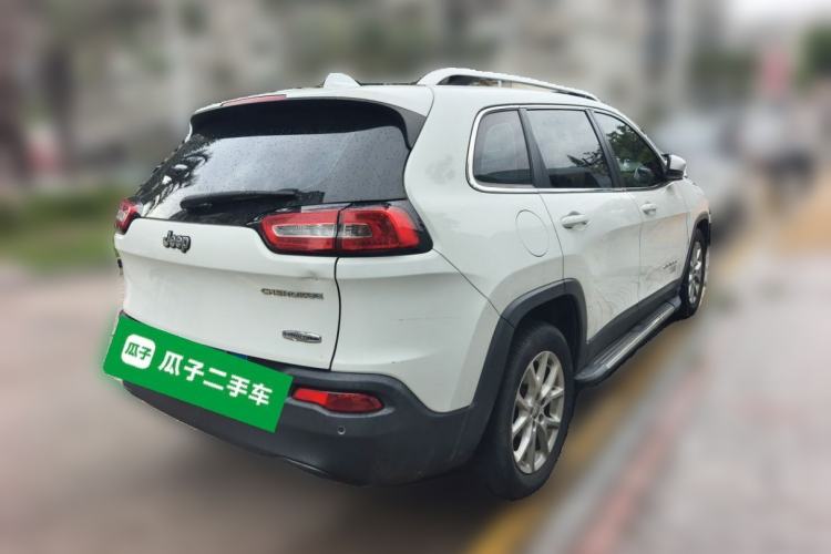 Used Jeep Cherokee 2017 2.4L Leading Edition Rear Right 45 Deg