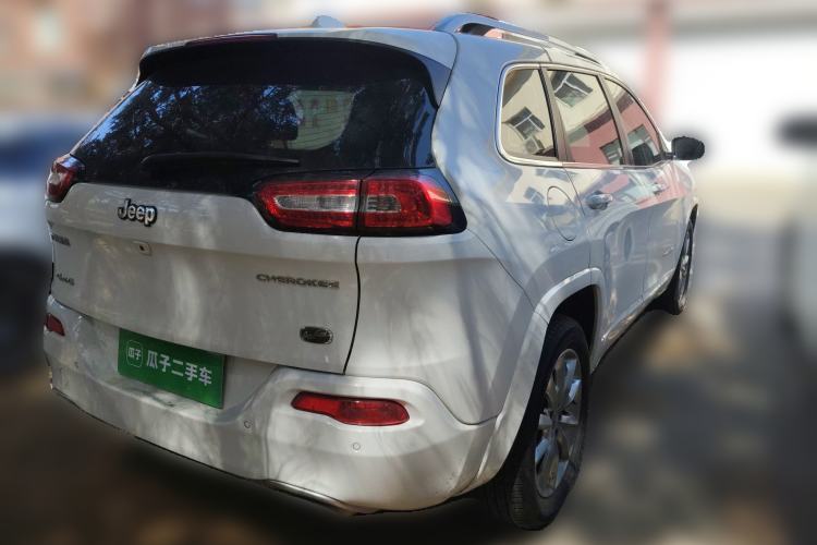 Used Jeep Cherokee 2017 2.4L Professional Smart Edition Rear Right 45 Deg