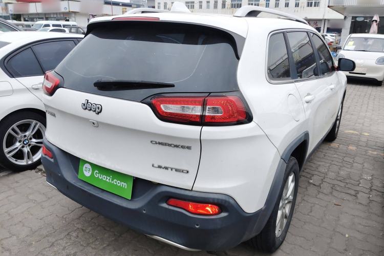 Used Jeep Cherokee 2017 2.0L Superior Edition Rear Right 45 Deg