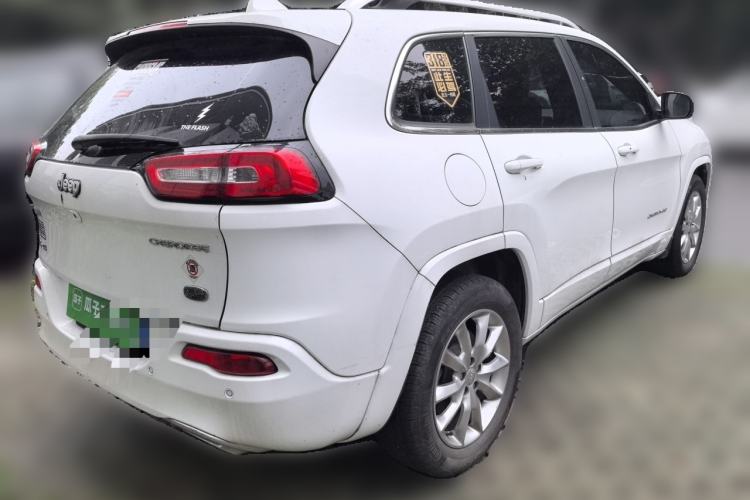 Used Jeep Cherokee 2017 2.4L Professional Smart Edition Rear Right 45 Deg