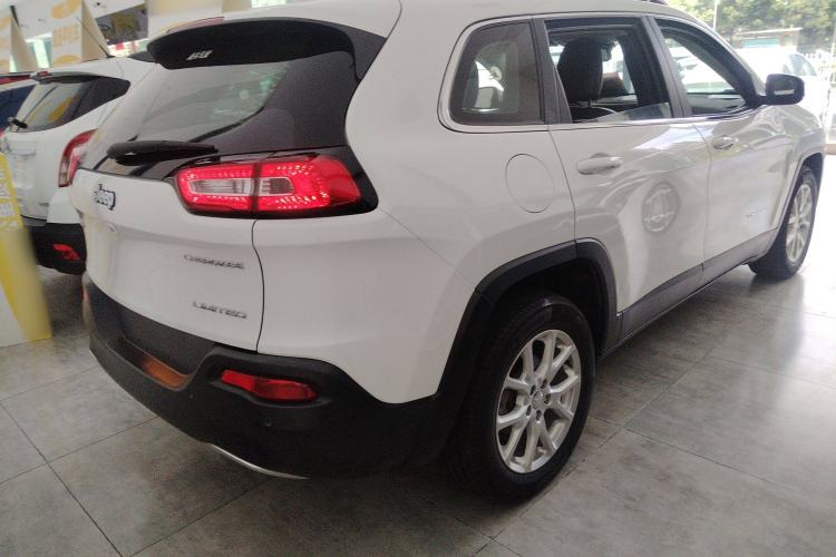 Used Jeep Cherokee 2017 2.0L Superior Edition Rear Right 45 Deg