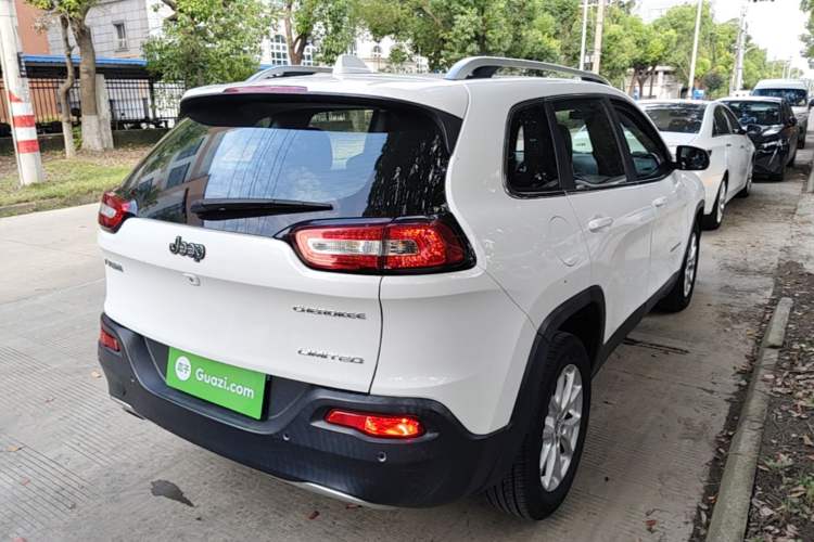 Used Jeep Cherokee 2017 2.0L Superior Edition Rear Right 45 Deg