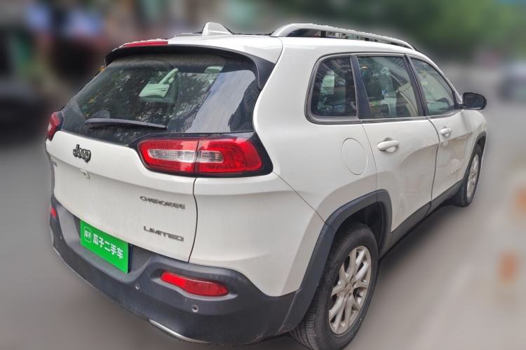 Used Jeep Cherokee 2017 2.0L Superior Edition Rear Right 45 Deg