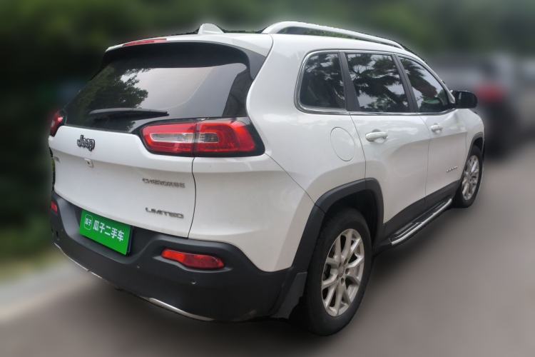 Used Jeep Cherokee 2017 2.0L Superior Edition Rear Right 45 Deg