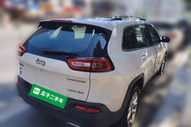 Used Jeep Cherokee 2017 2.4L Leading Edition Rear Right 45 Deg