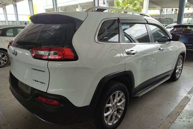 Used Jeep Cherokee 2017 2.0L Superior Edition Rear Right 45 Deg