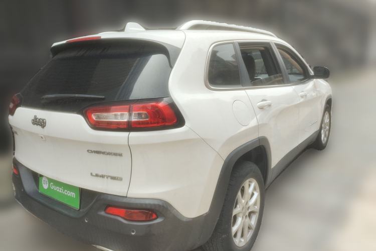 Used Jeep Cherokee 2017 2.4L Leading Edition Rear Right 45 Deg