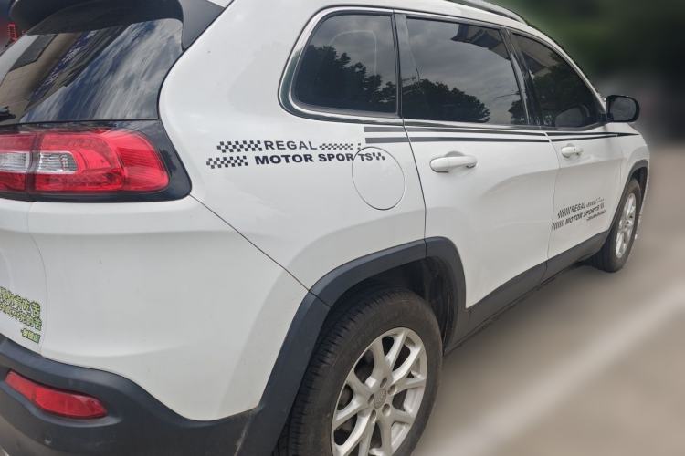 Used Jeep Cherokee 2017 2.0L Superior Edition Rear Right 45 Deg