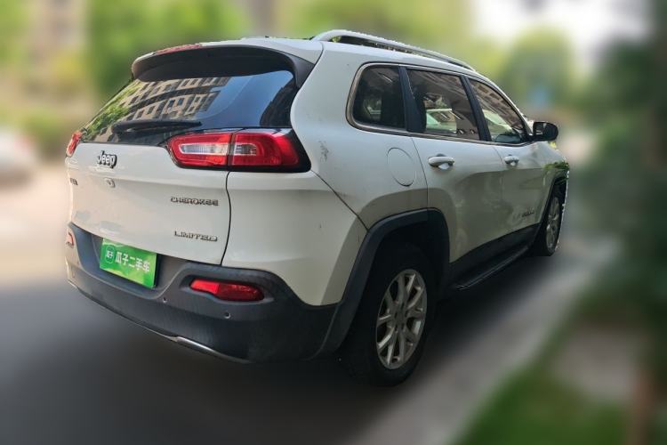 Used Jeep Cherokee 2017 2.0L Superior Edition Rear Right 45 Deg