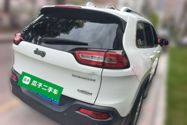 Used Jeep Cherokee 2017 2.4L Leading Edition Rear Right 45 Deg
