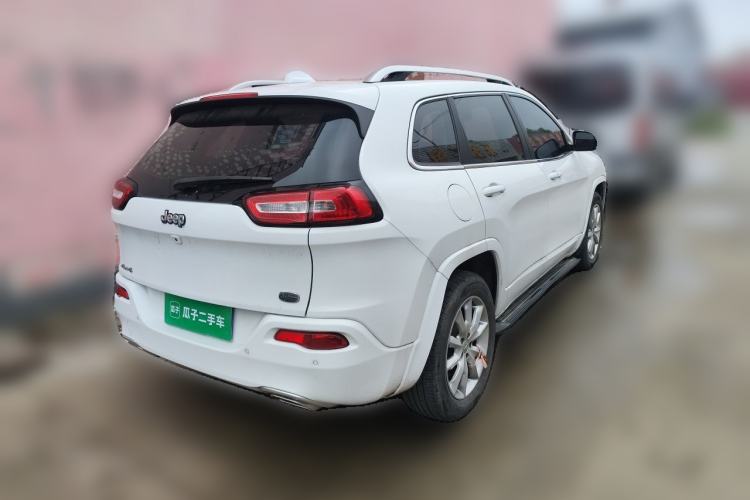 Used Jeep Cherokee 2017 2.4L Professional Smart Edition Rear Right 45 Deg