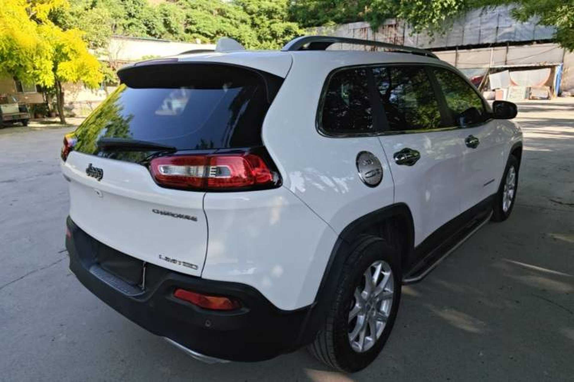 Used Jeep Cherokee 2017 2.4L Leading Edition Rear Right 45 Deg
