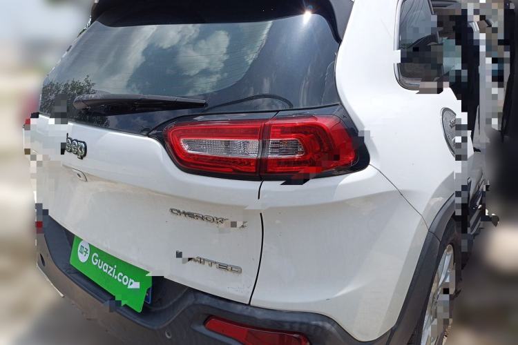 Used Jeep Cherokee 2017 2.4L Leading Edition Rear Right 45 Deg