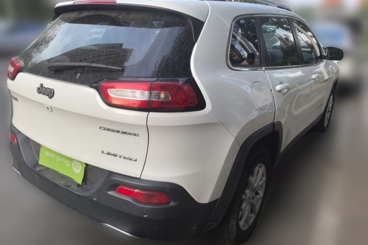Used Jeep Cherokee 2017 2.0L Superior Edition Rear Right 45 Deg