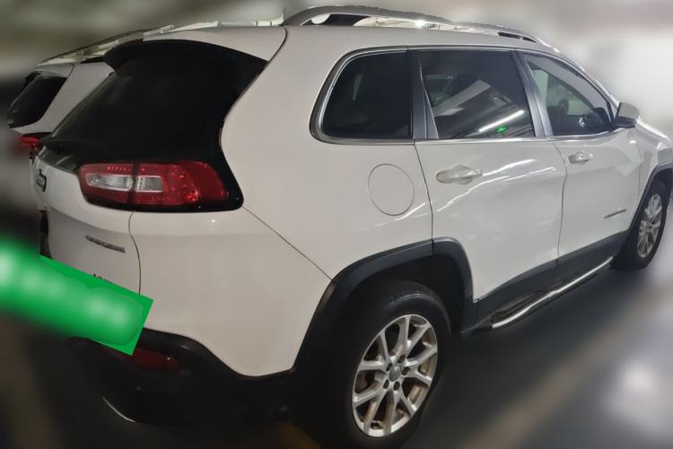 Used Jeep Cherokee 2017 2.4L Leading Smart Edition Rear Right 45 Deg