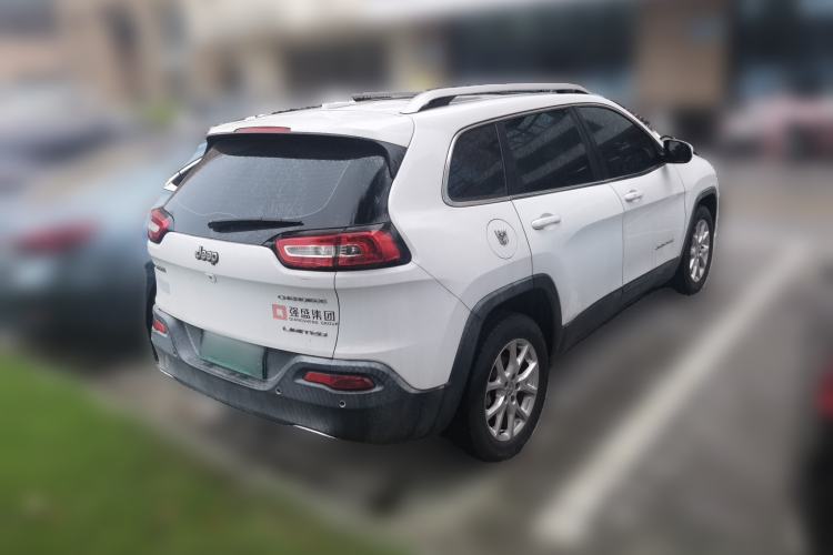 Used Jeep Cherokee 2017 2.0L Superior Edition Rear Right 45 Deg
