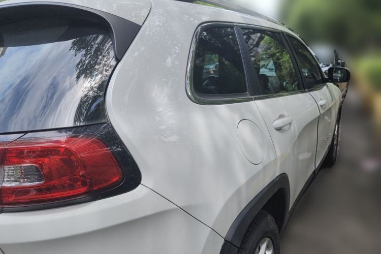 Used Jeep Cherokee 2017 2.0L Superior Edition Rear Right 45 Deg