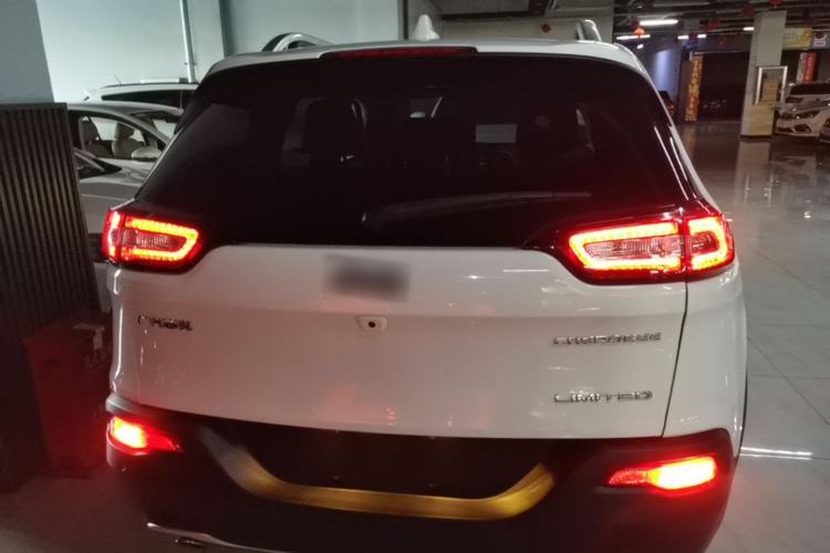 Used Jeep Cherokee 2017 2.0L Superior Edition Rear