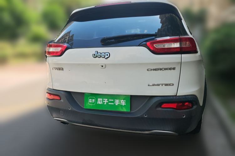 Used Jeep Cherokee 2017 2.0L Superior Edition Rear