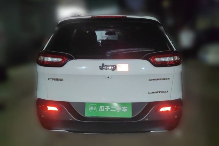 Used Jeep Cherokee 2017 2.0L Superior Edition Rear