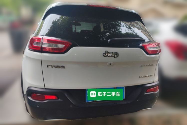Used Jeep Cherokee 2017 2.0L Superior Edition Rear
