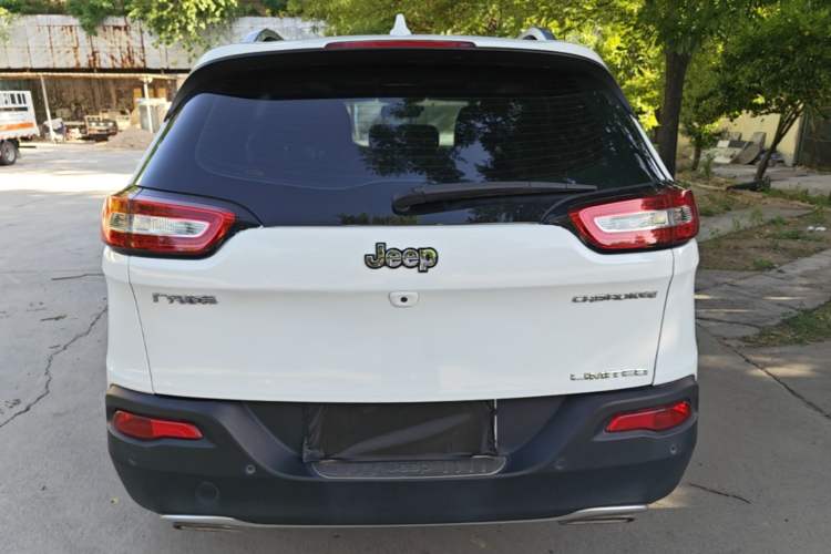 Used Jeep Cherokee 2017 2.4L Leading Edition Rear