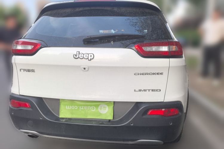 Used Jeep Cherokee 2017 2.0L Superior Edition Rear