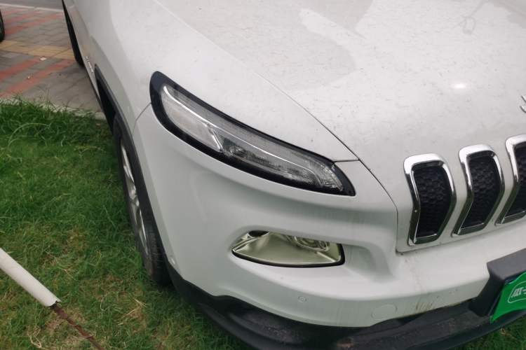 Used Jeep Cherokee 2017 2.4L Leading Edition Right Front Headlight