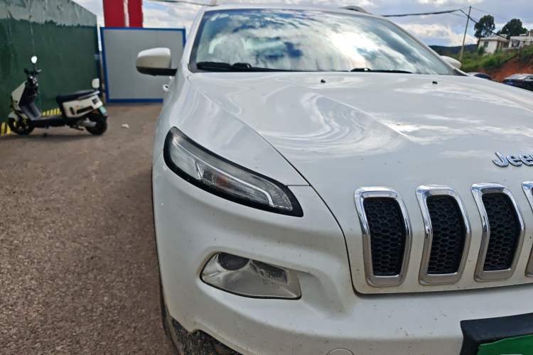 Used Jeep Cherokee 2017 2.0L Superior Edition Right Front Headlight