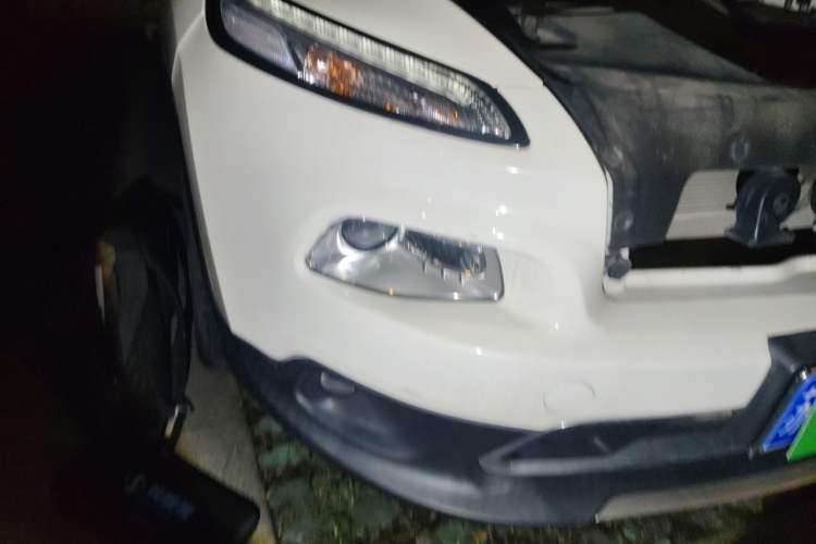 Used Jeep Cherokee 2017 2.0L Superior Edition Right Front Headlight