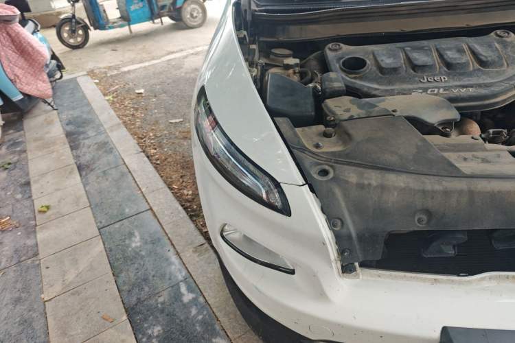 Used Jeep Cherokee 2017 2.0L Superior Edition Right Front Headlight