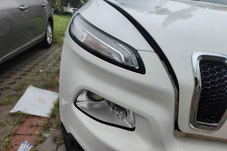 Used Jeep Cherokee 2017 2.0L Superior Edition Right Front Headlight