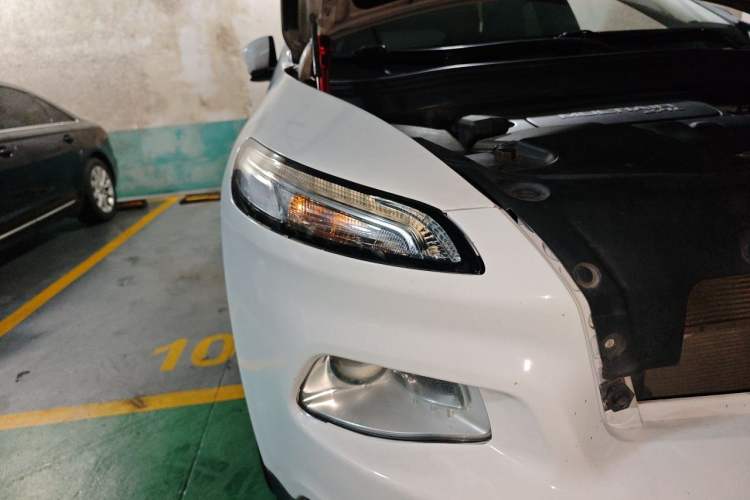 Used Jeep Cherokee 2017 2.4L Leading Edition Right Front Headlight