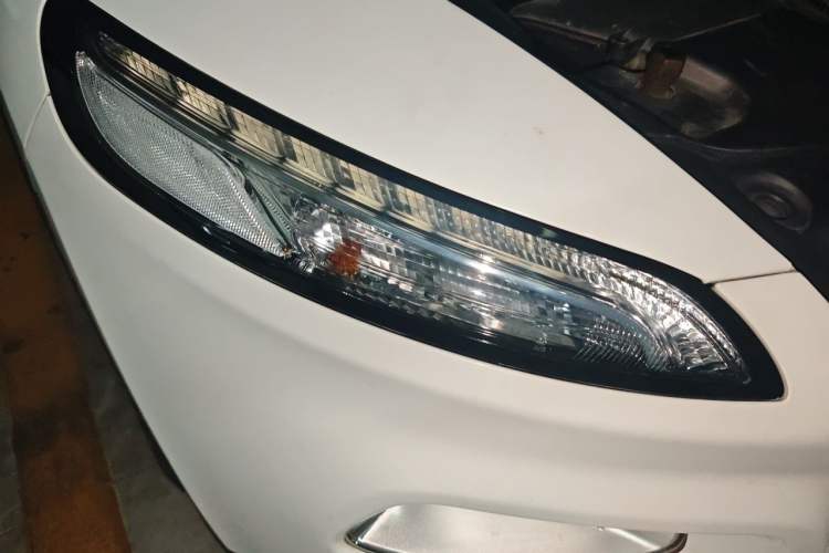 Used Jeep Cherokee 2017 2.0L Superior Edition Right Front Headlight