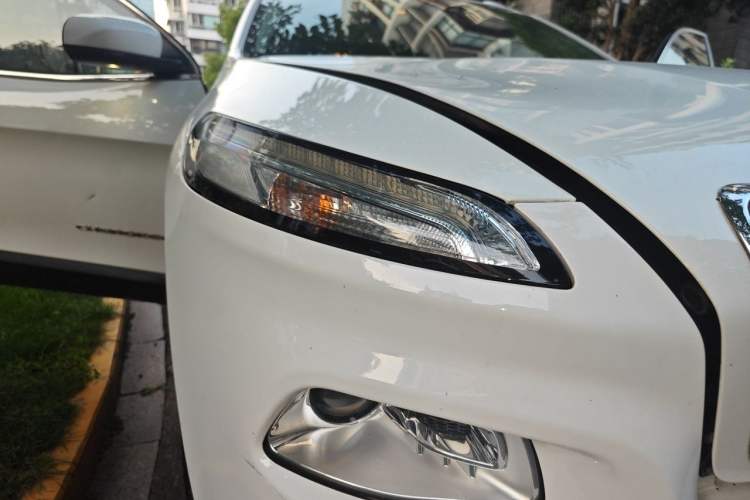 Used Jeep Cherokee 2017 2.4L Leading Smart Edition Right Front Headlight