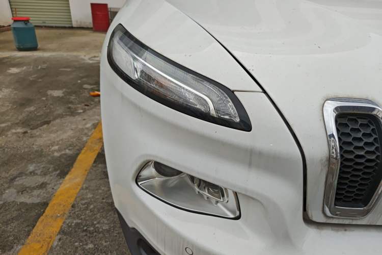 Used Jeep Cherokee 2017 2.0L Superior Edition Right Front Headlight