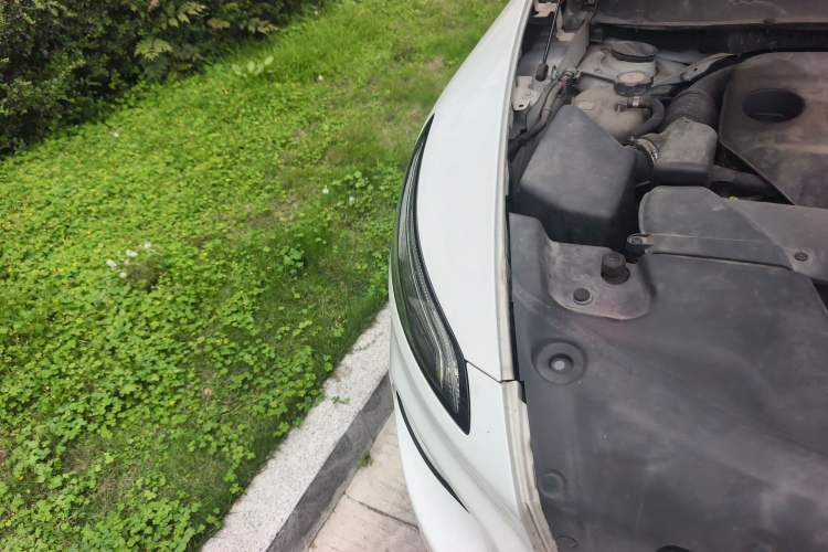 Used Jeep Cherokee 2017 2.4L Leading Edition Right Front Headlight