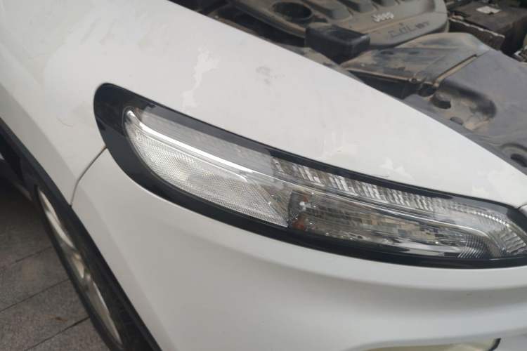 Used Jeep Cherokee 2017 2.0L Superior Edition Right Front Headlight