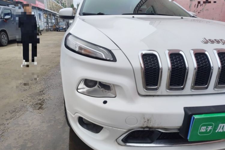 Used Jeep Cherokee 2017 2.4L Professional Smart Edition Right Front Headlight
