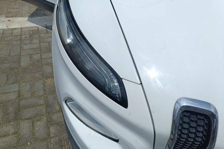 Used Jeep Cherokee 2017 2.4L Leading Edition Right Front Headlight