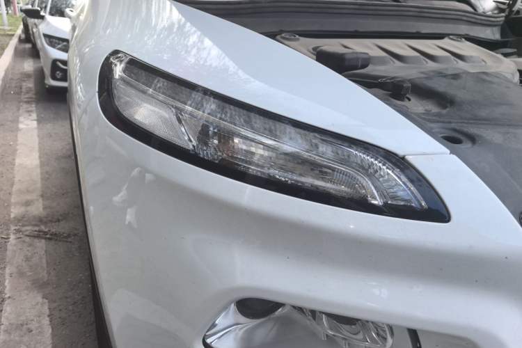 Used Jeep Cherokee 2017 2.0L Superior Edition Right Front Headlight