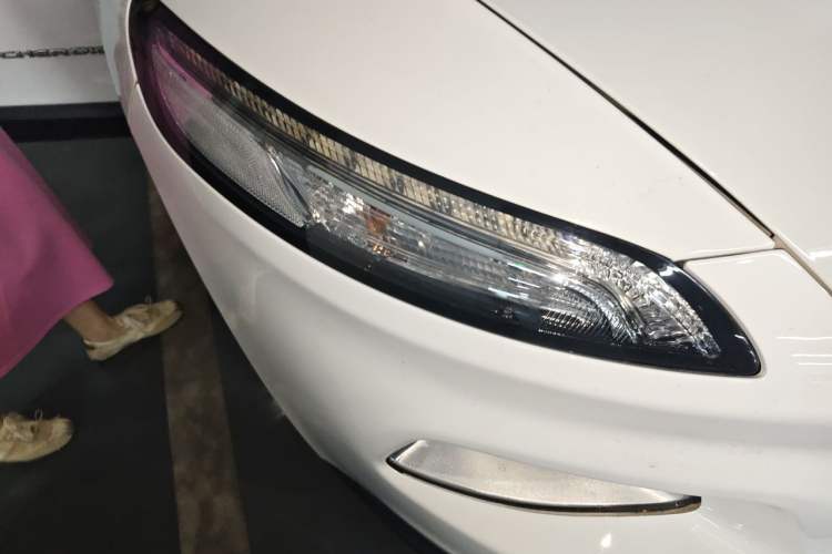 Used Jeep Cherokee 2017 2.4L Leading Smart Edition Right Front Headlight